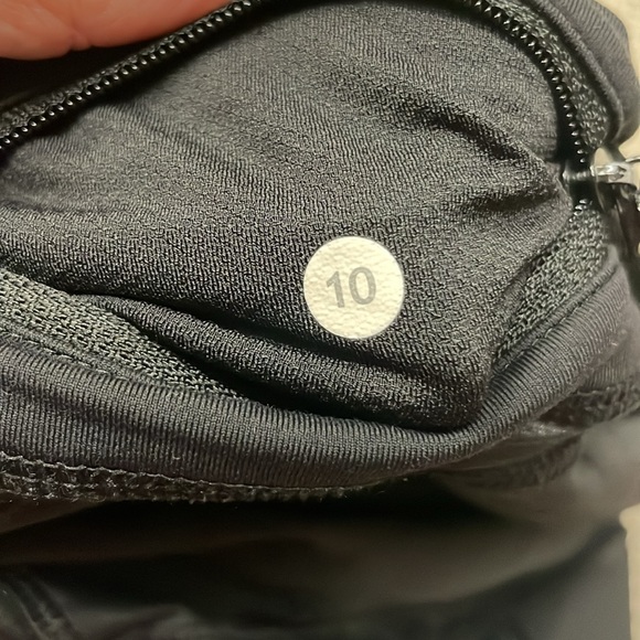 Women's Lululemon Chase Me Crop II Leggings, Black, Size 10 - Picture 13 of 13